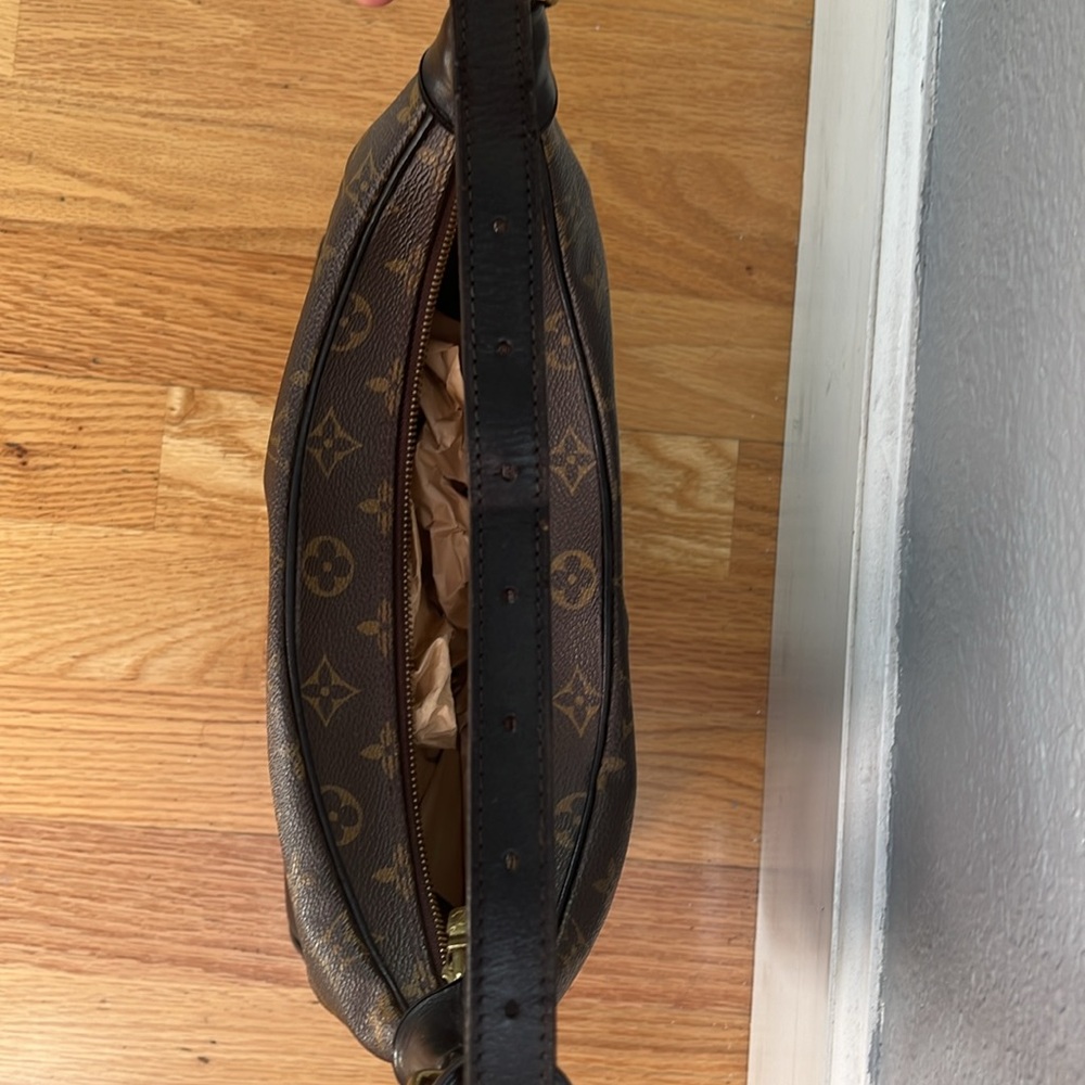 Authentic LV Boulogne purse - Picture 15 of 16